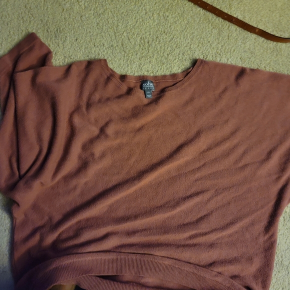 Bag of sweaters - Picture 1 of 3